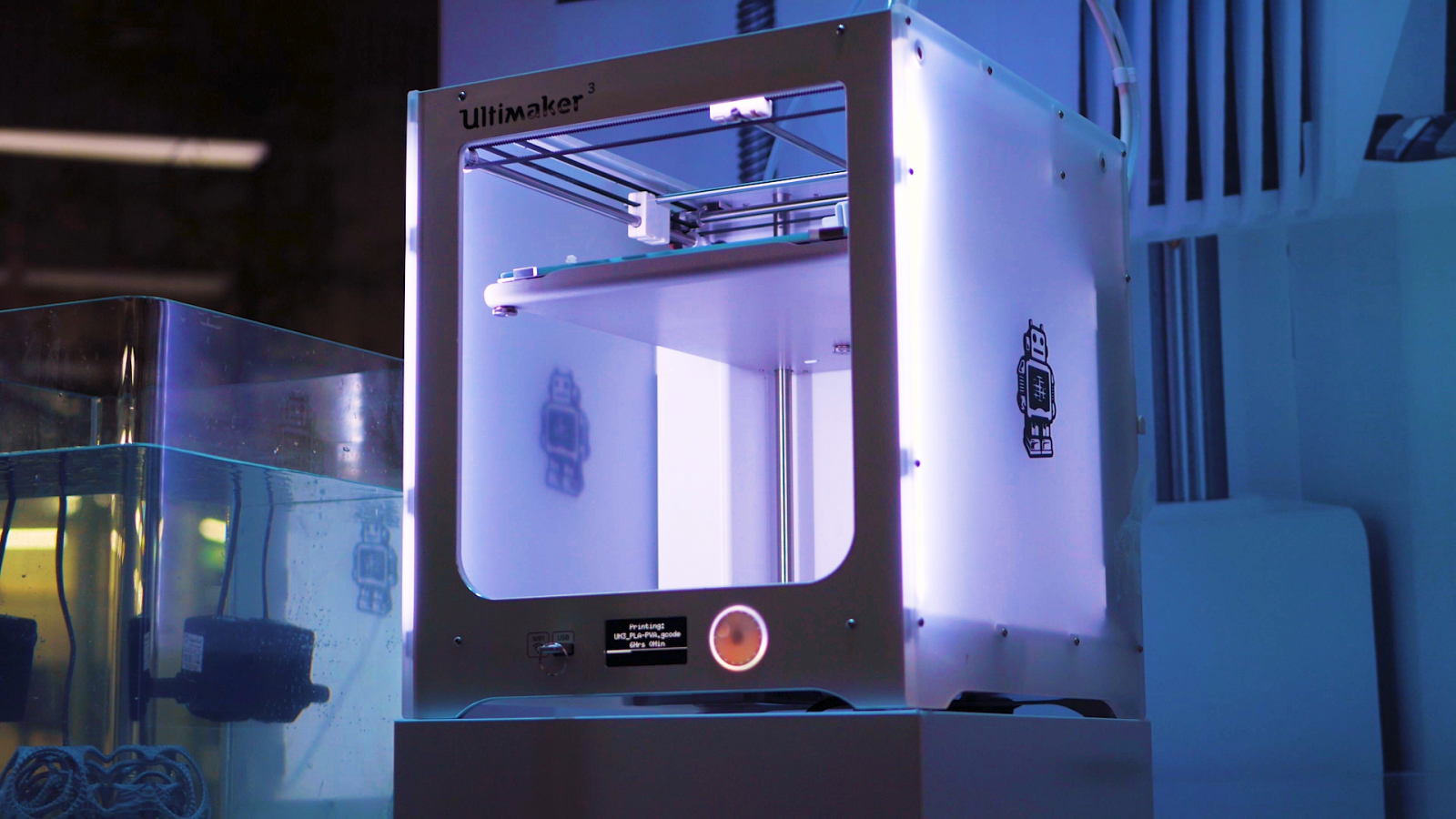 The hype train has finally arrived - this is the Ultimaker 3